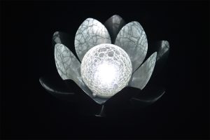 Déco lumineuse solaire Lotus – zinc