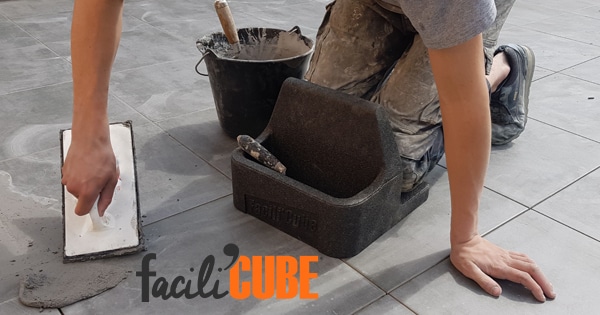 For summer work, think about the comfort of your knees with the Facili’Cube !